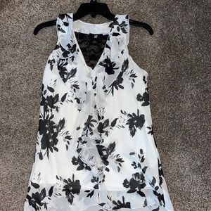Professional Sleeveless Blouse